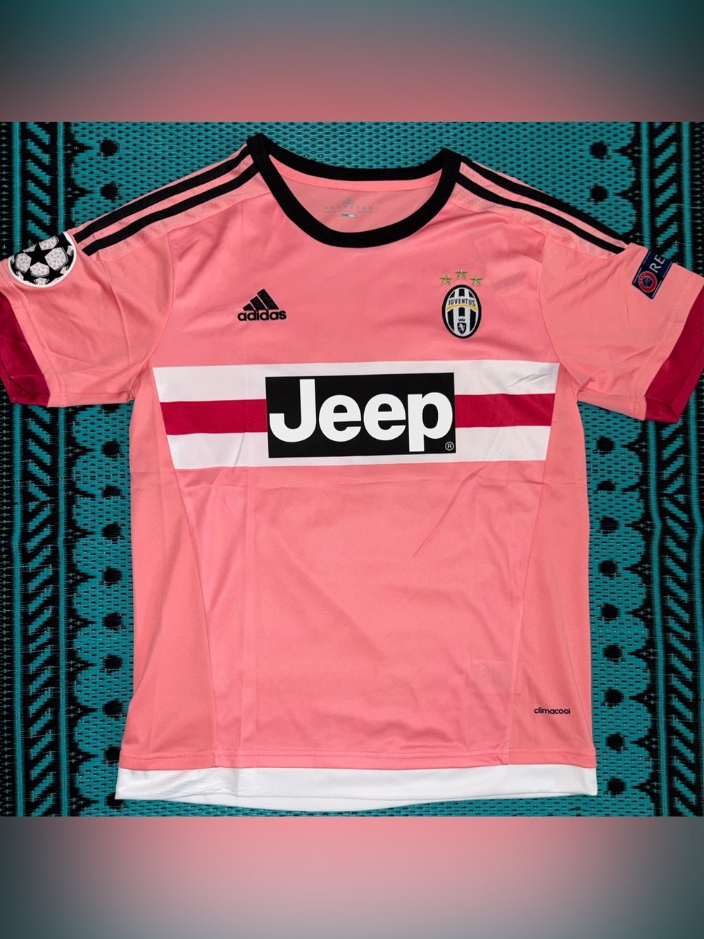 Paul Pogba 10 | Juventus 2015/16 Pink Jersey/Kit Retro (Medium)